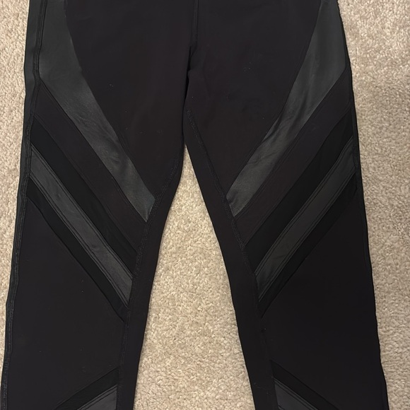ALO Yoga High-Waist Epic Legging - Picture 3 of 12